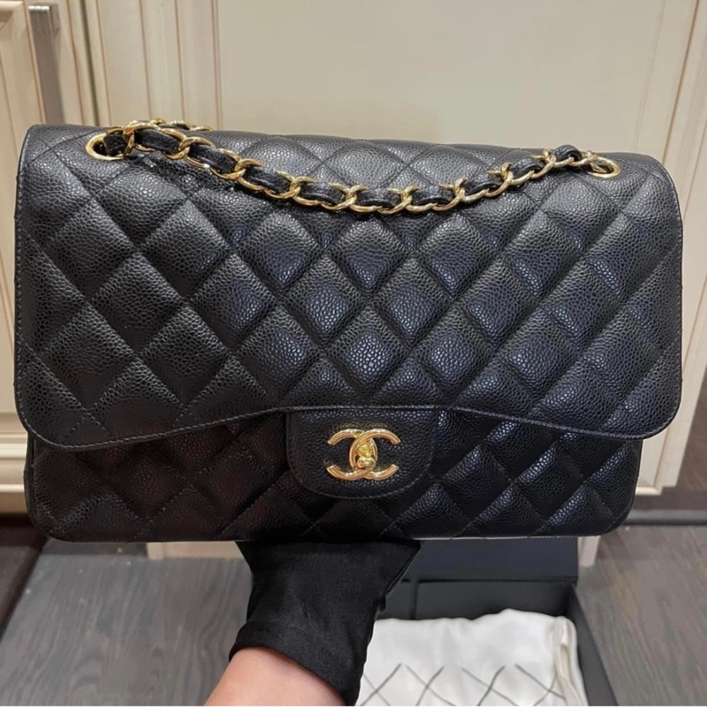 CHANEL Jumbo Black Quilted Shoulder Bag with Gold Chain